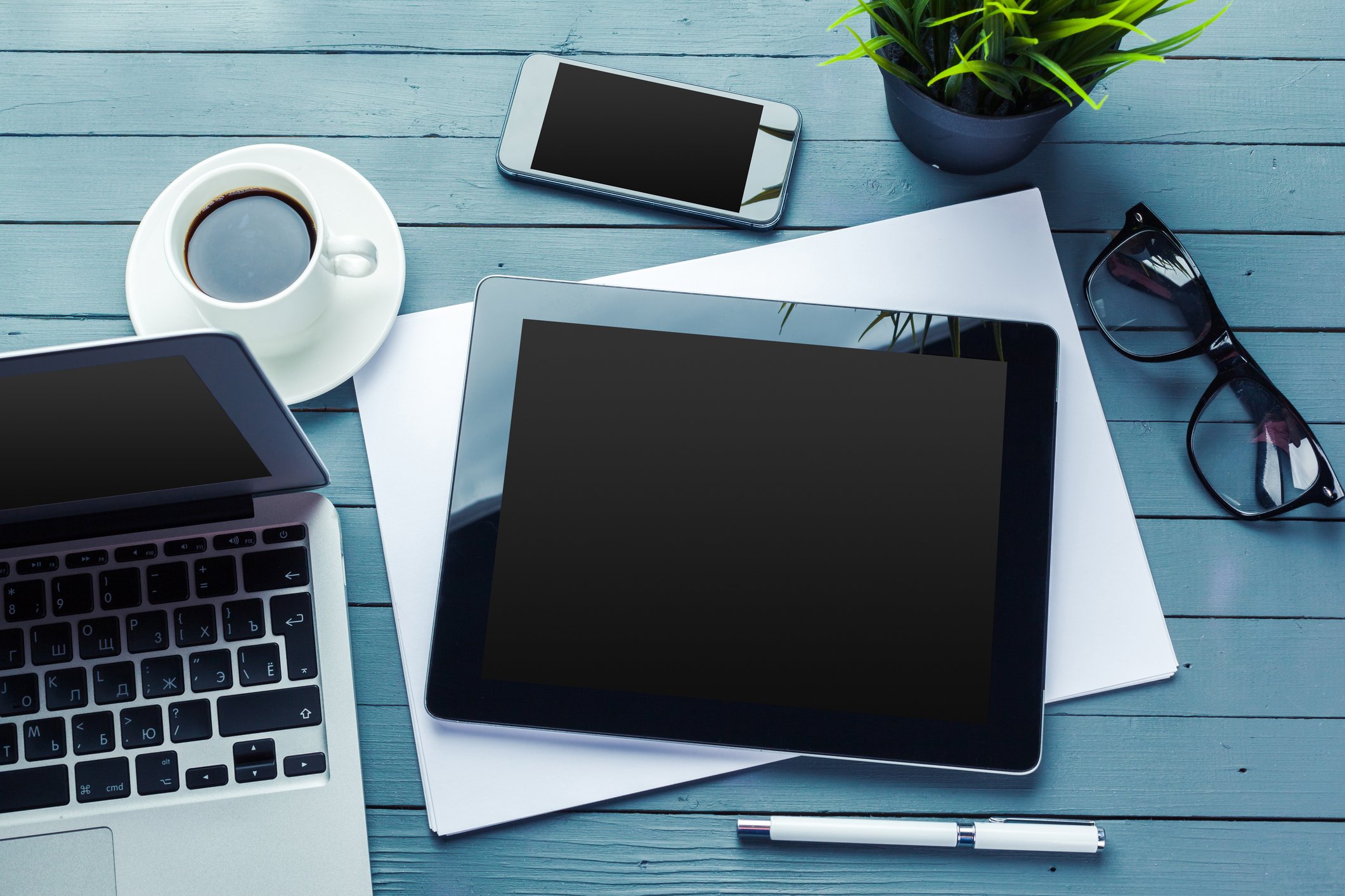 Устранение недостатков товаров или услуг в Белозерском. Помощь юриста.